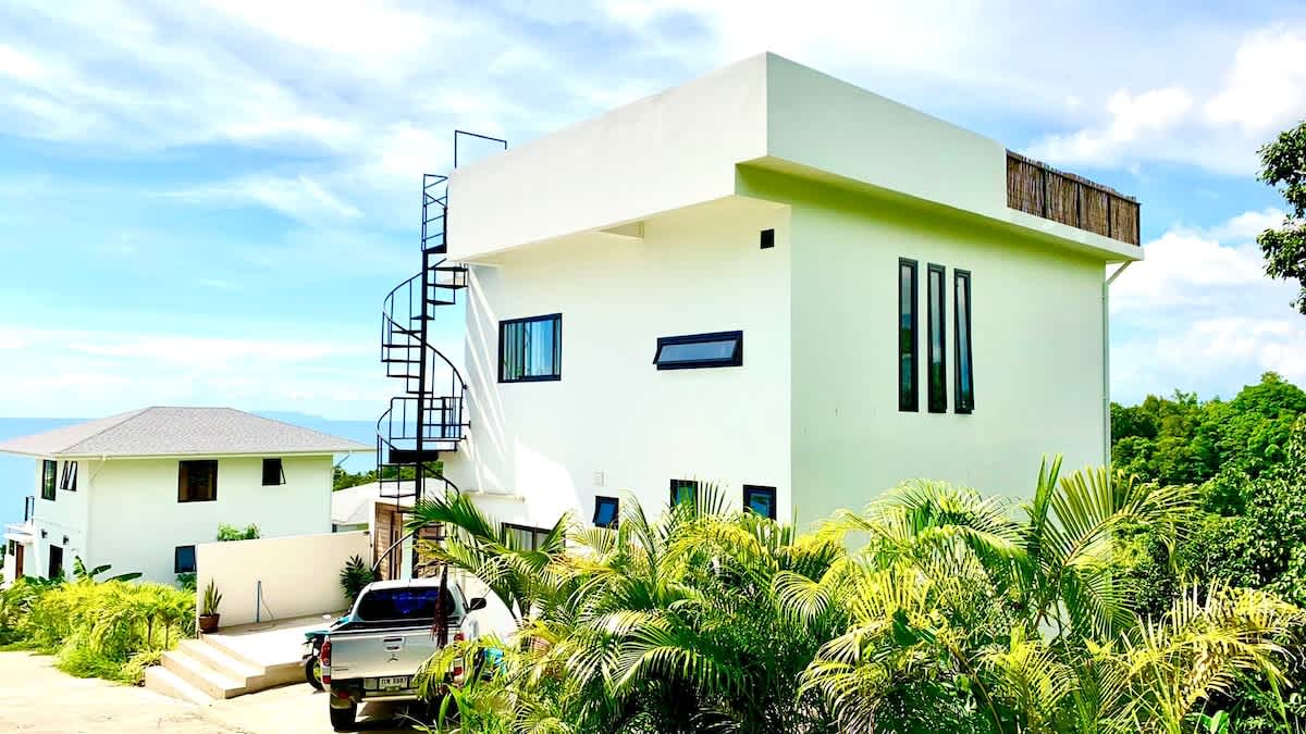 Villa Sunset rooftop with pool and 180 Seaview