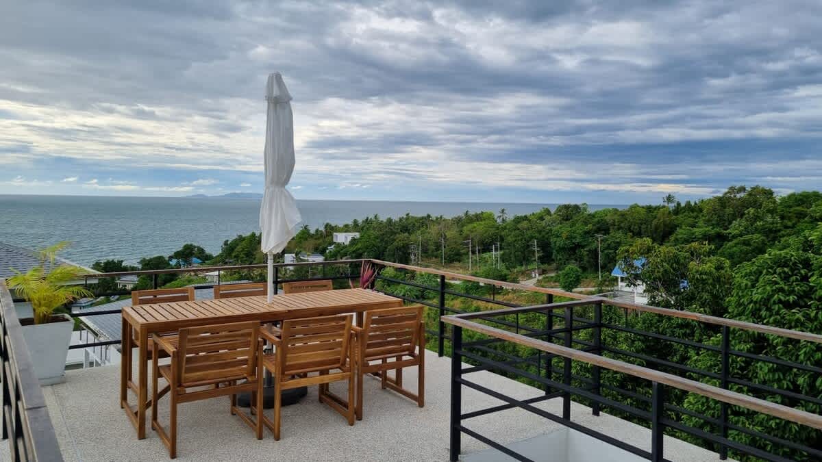 Villa Sunset rooftop with pool and 180 Seaview