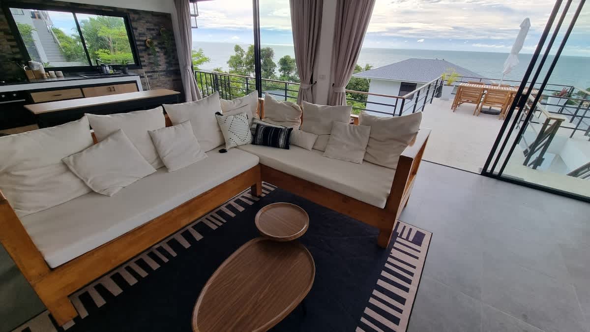 Villa Sunset rooftop with pool and 180 Seaview