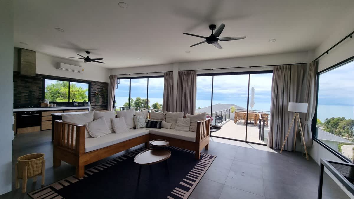 Villa Sunset rooftop with pool and 180 Seaview