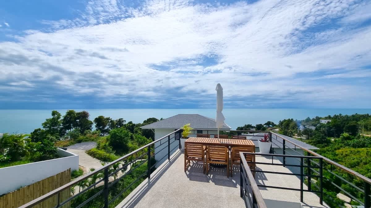 Villa Sunset rooftop with pool and 180 Seaview
