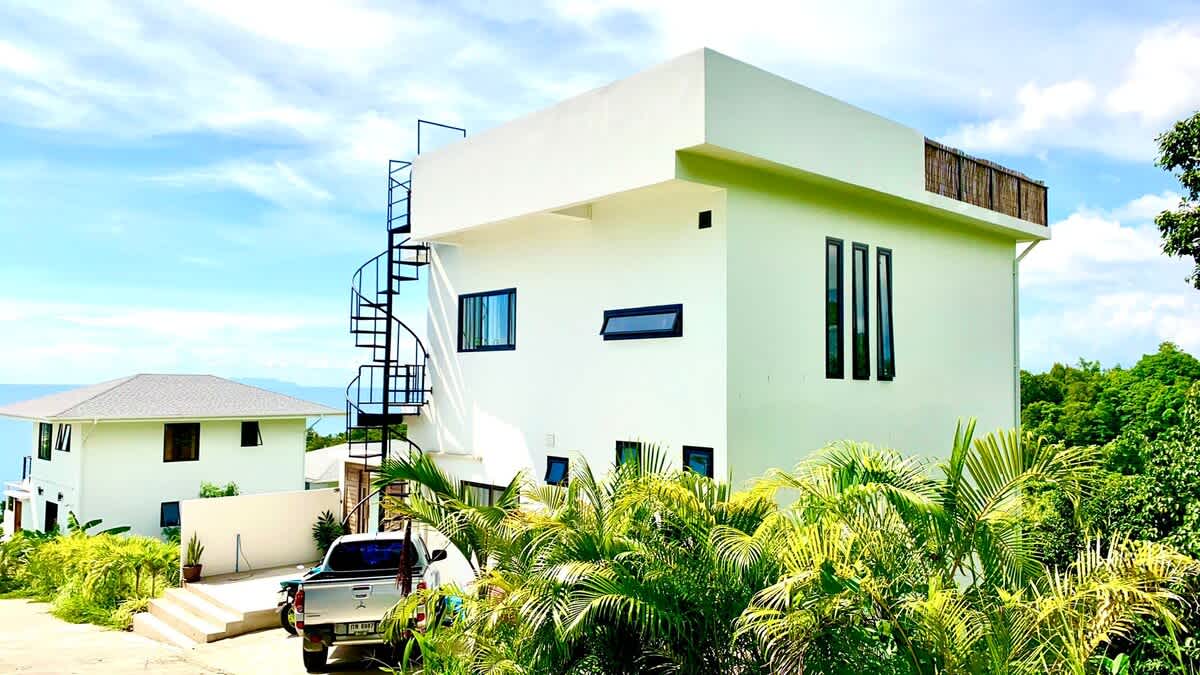 Villa Sunset rooftop with pool and 180 Seaview