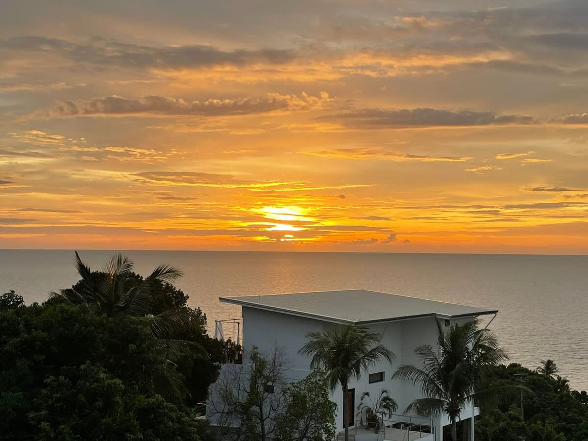 Villa Tahiana,  Amazing sea view, 1 min to the beach