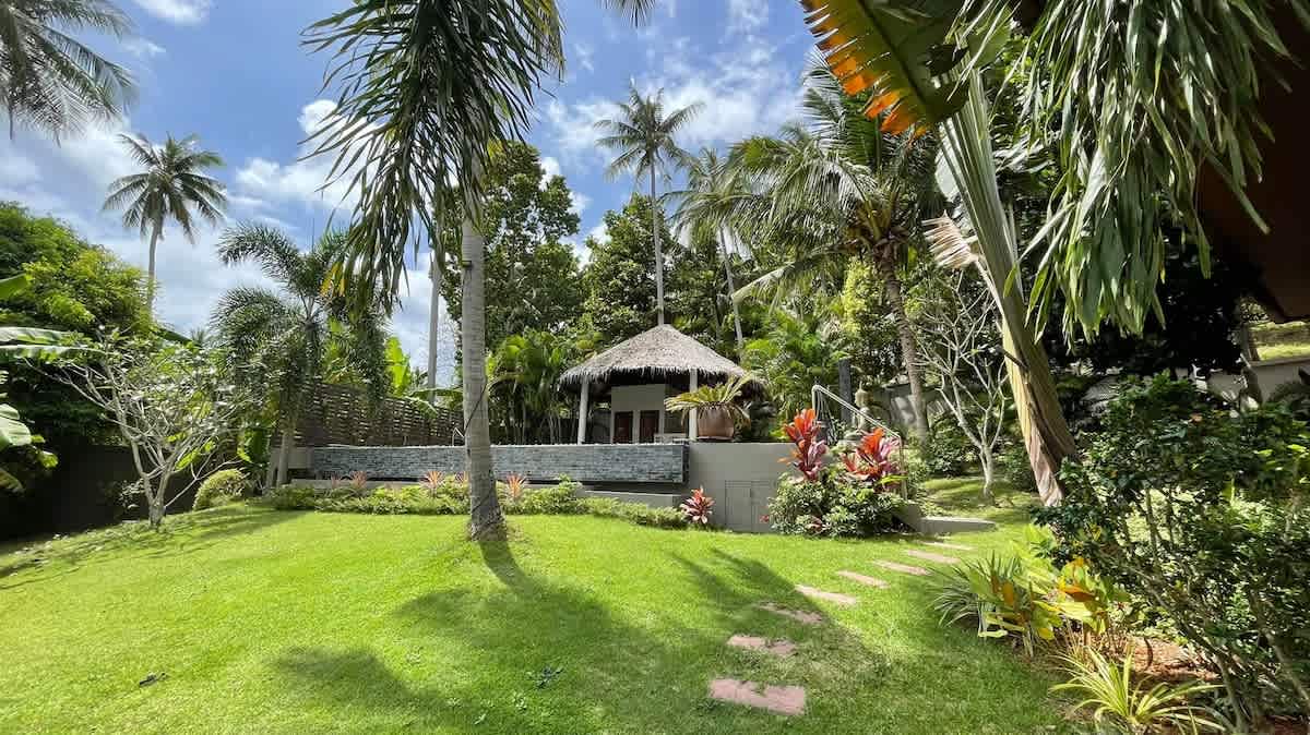 Villa Baan Sam Sao: pool & tropical garden