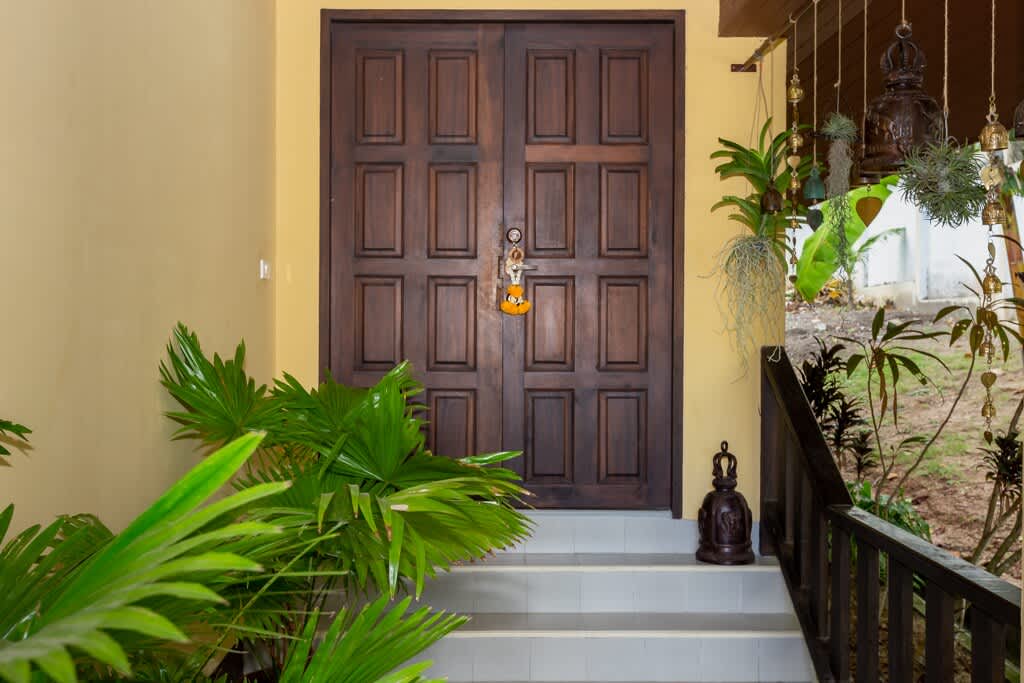 Villa Baan Sam Sao: pool & tropical garden