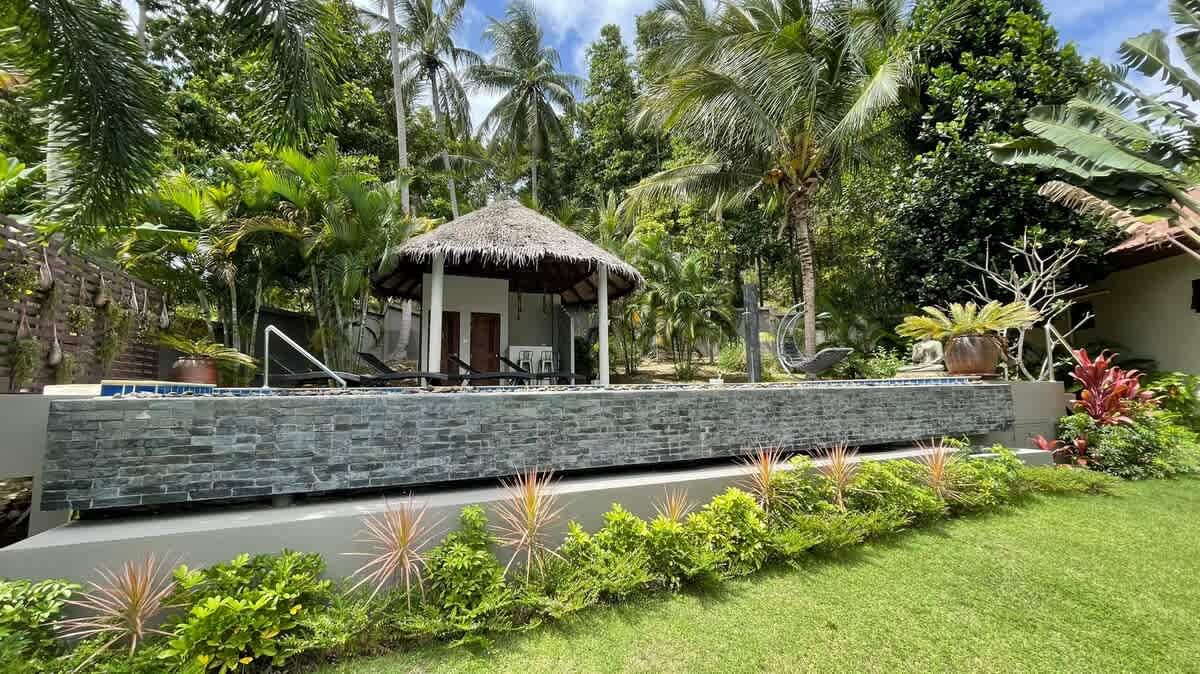 Villa Baan Sam Sao: pool & tropical garden