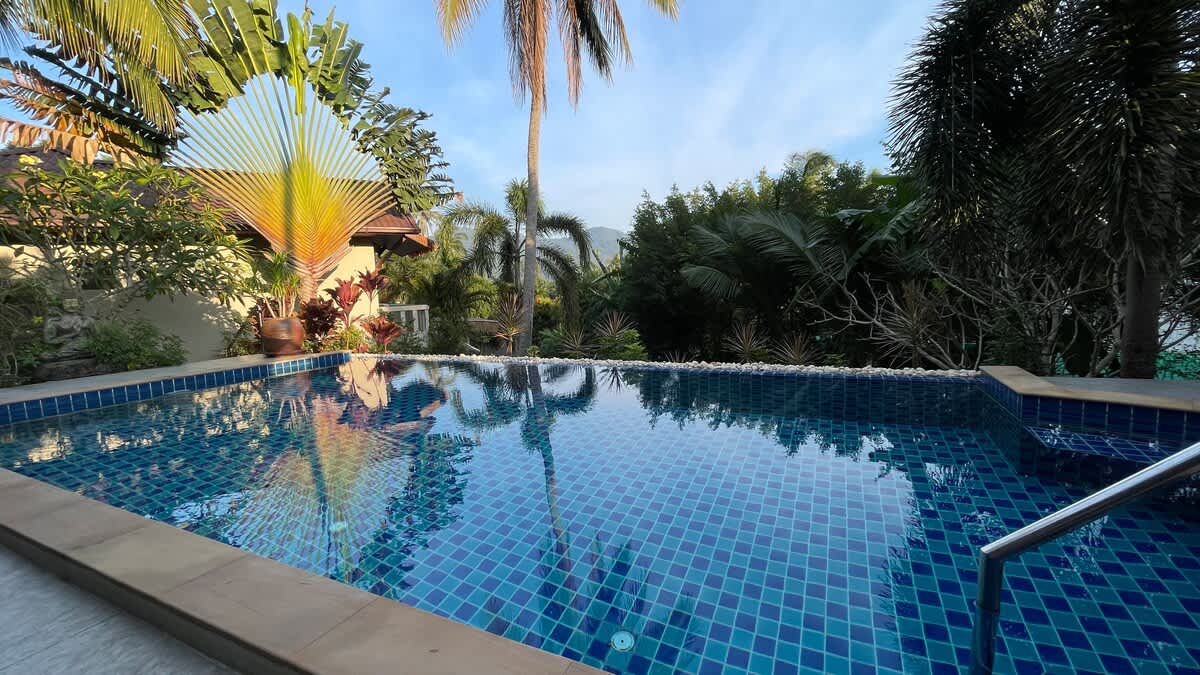 Villa Baan Sam Sao: pool & tropical garden