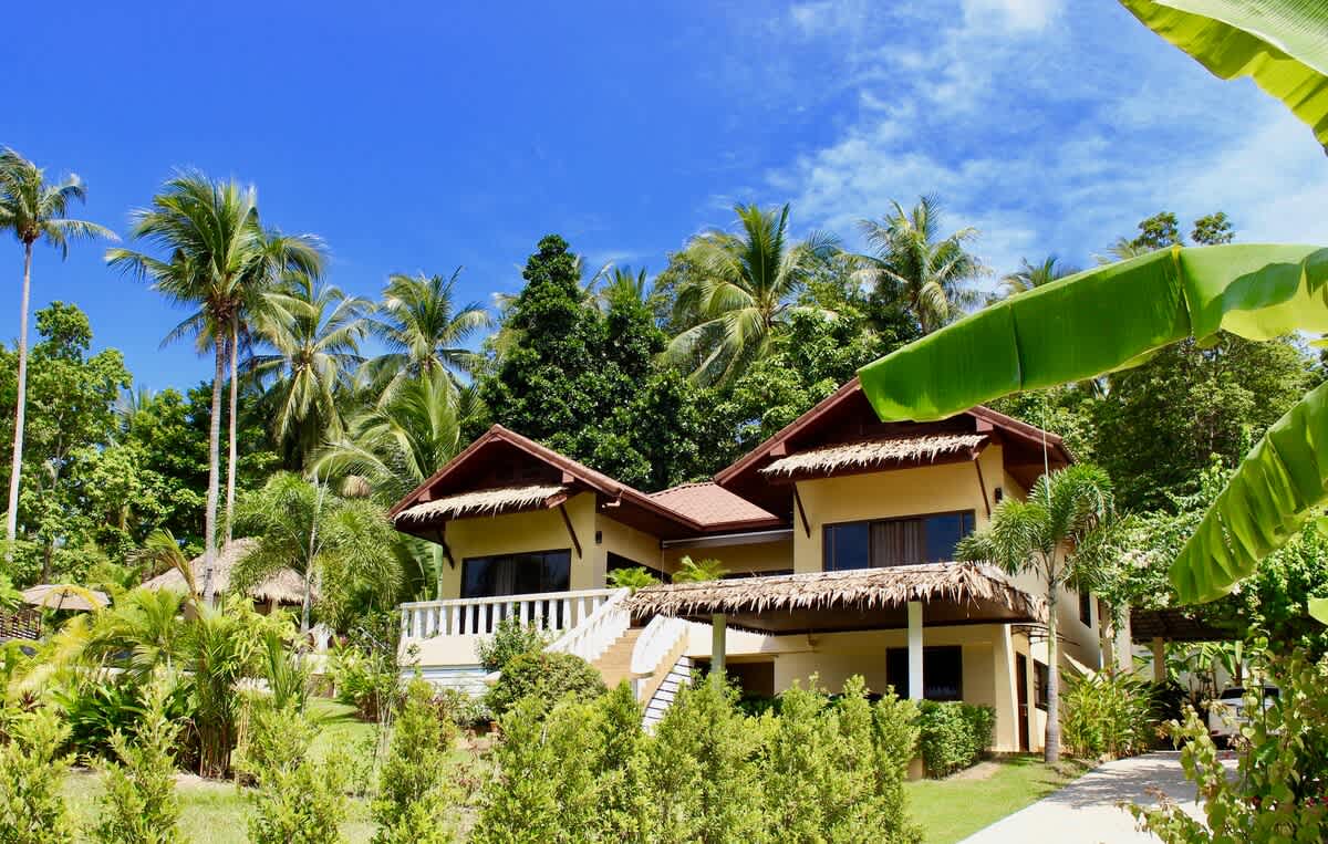 Villa Baan Sam Sao: pool & tropical garden