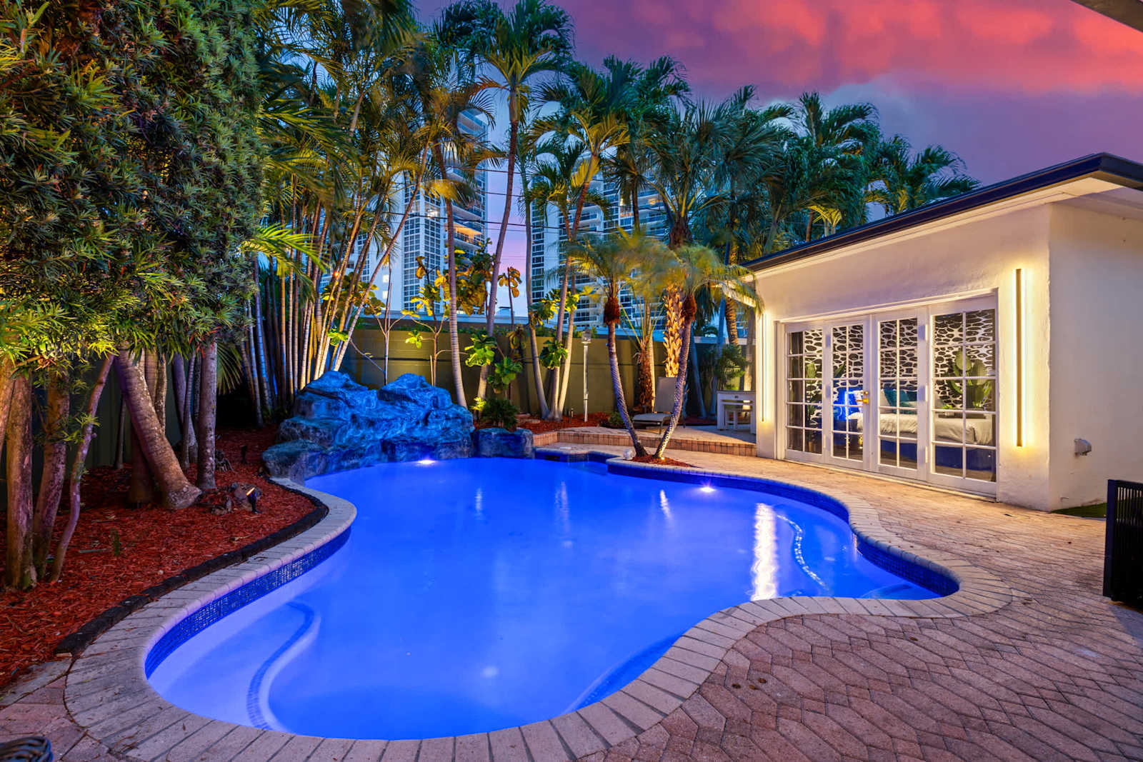 Beach Pop House in Fort Lauderdale, Florida