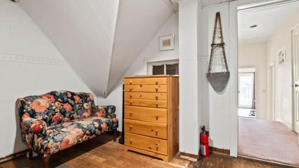 【Zion Room】A loveseat and desk in your room — settle in after a day out