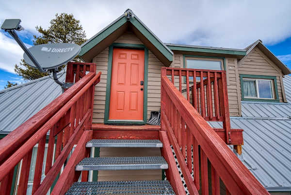 Exterior Entry