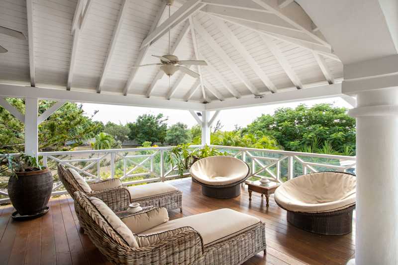 Outdoor lounge