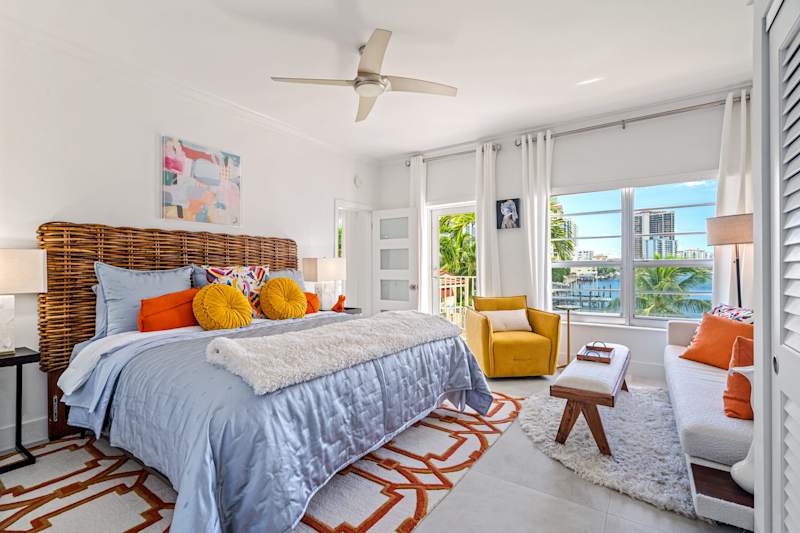 Ocean Block: Every room has a king-size bed