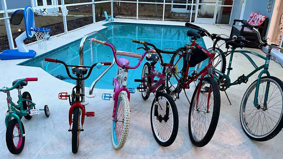 6 bikes to use. 2 adults 4 kid