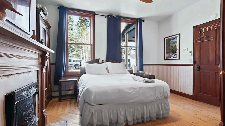 The Smoky Mountain room