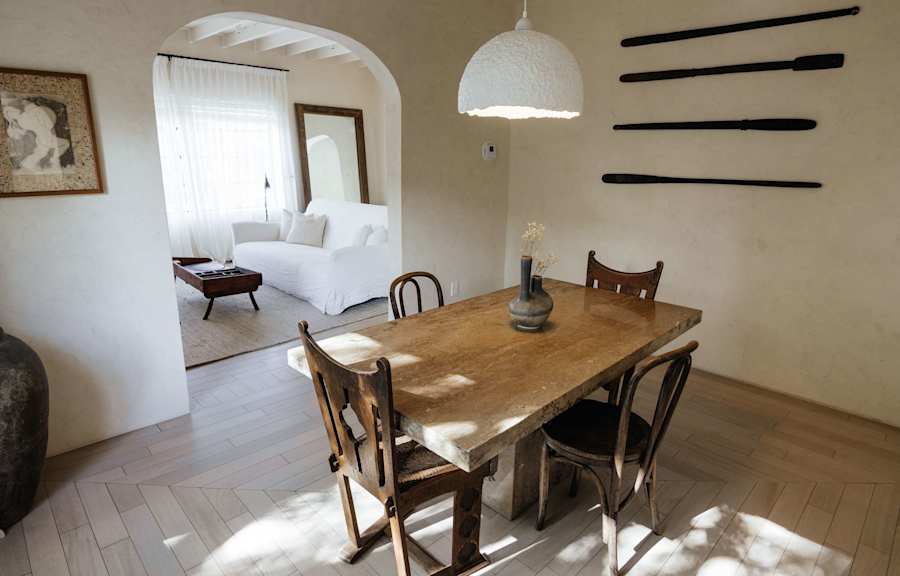 Sol y Sombra: Dining room featuring natural light and seating for 4