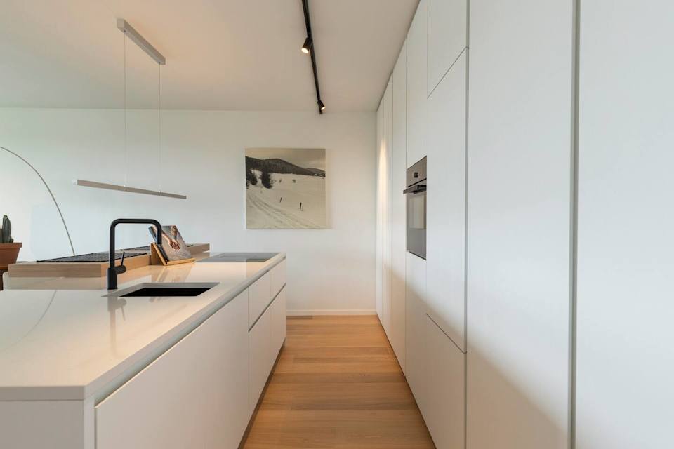 Image 2 of 22