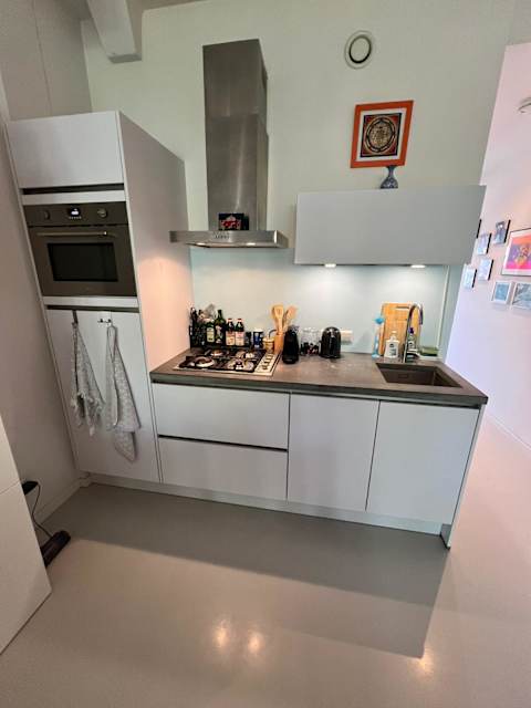 Image 2 of 27