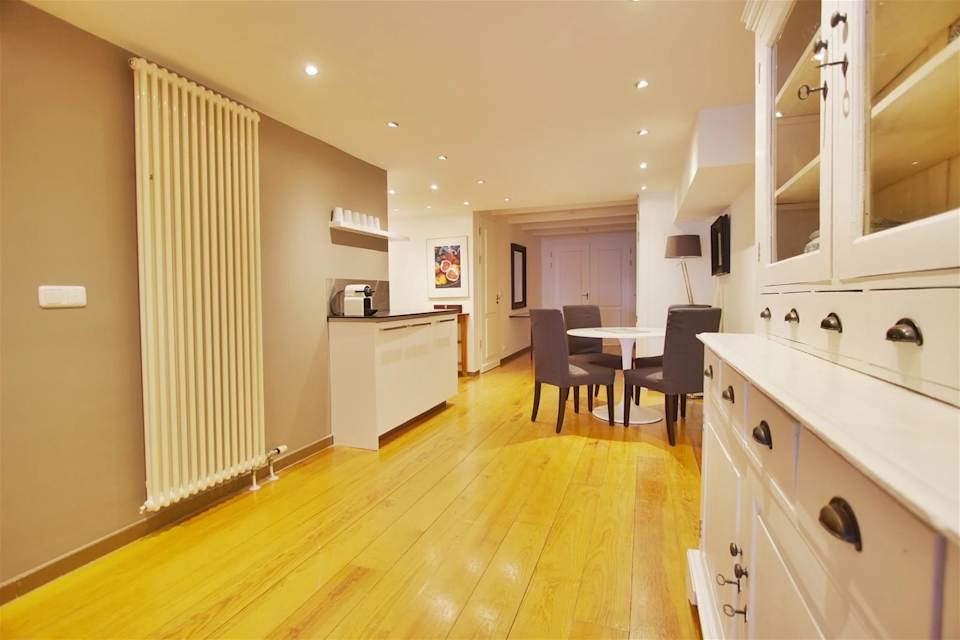 Image 2 of 12