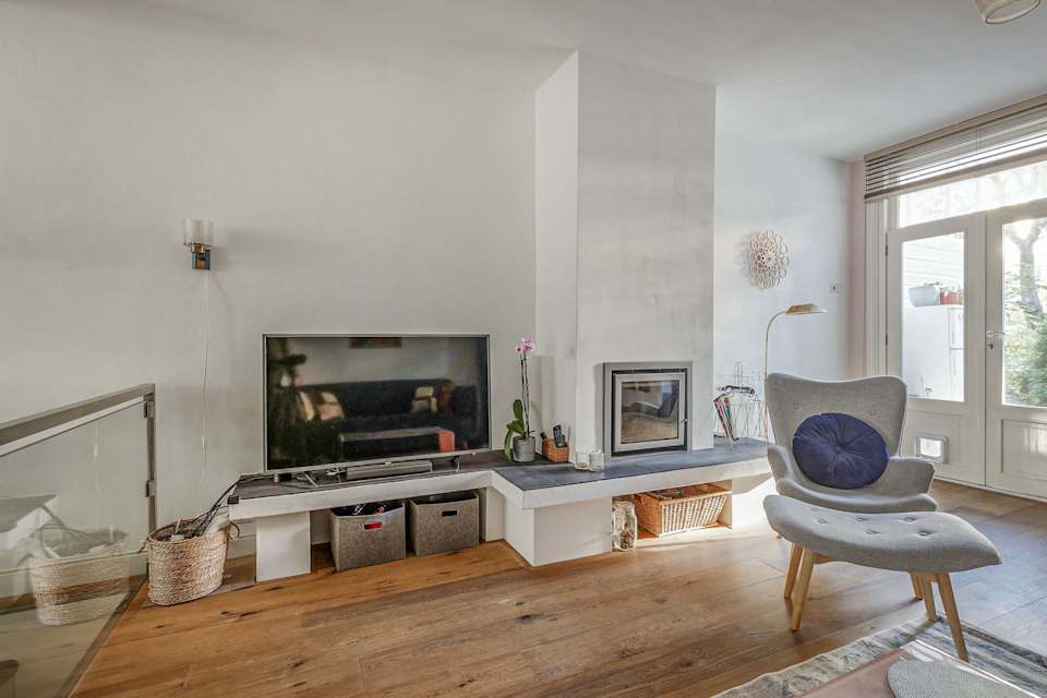Image 2 of 35