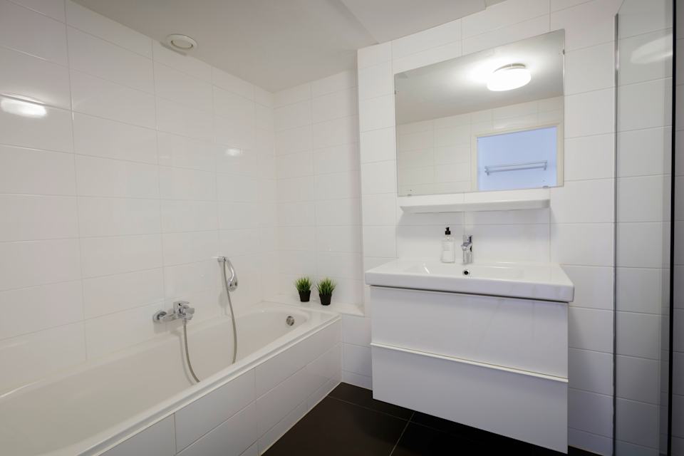Image 3 of 28