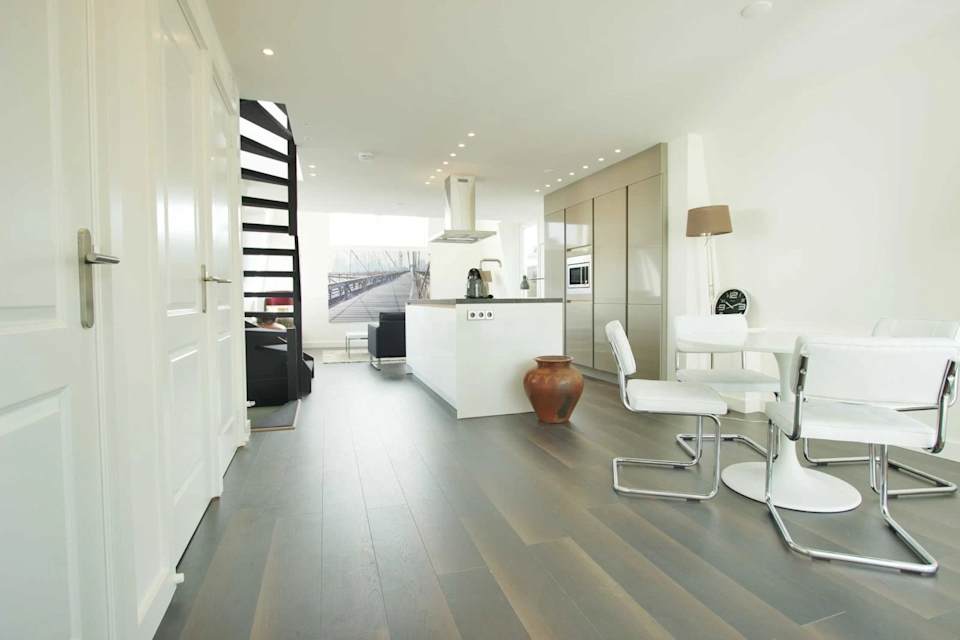 Image 3 of 9