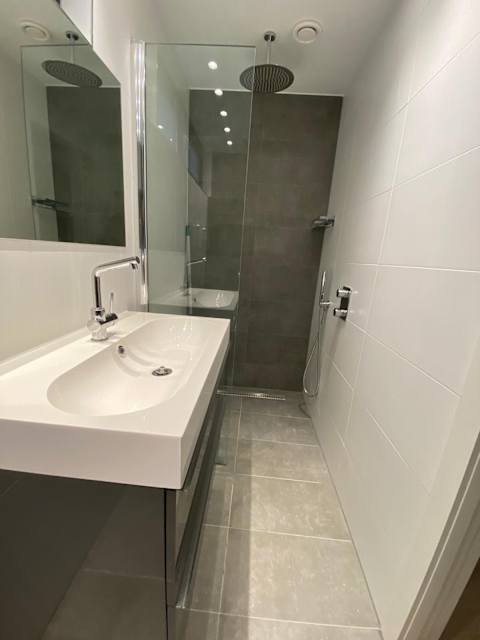 Image 2 of 10