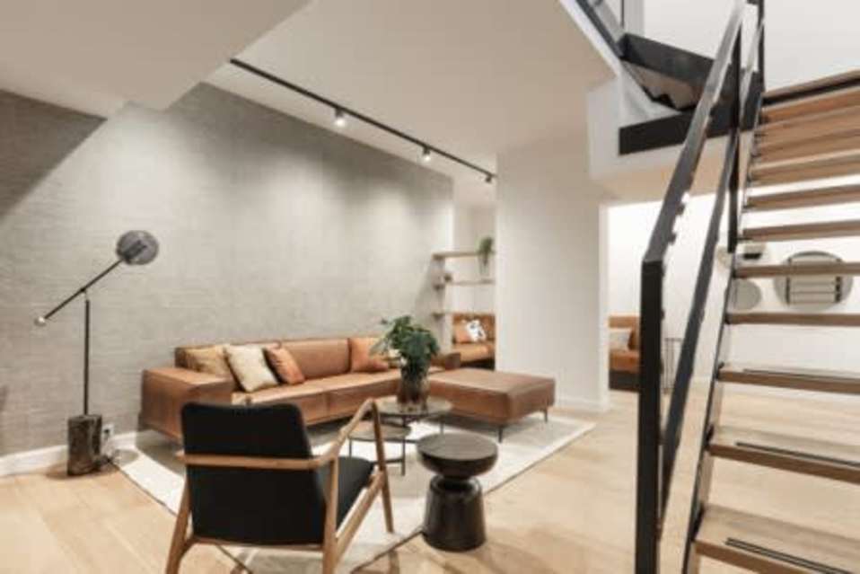 Image 2 of 12