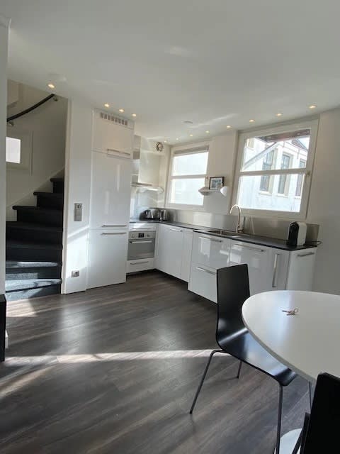 Image 2 of 11