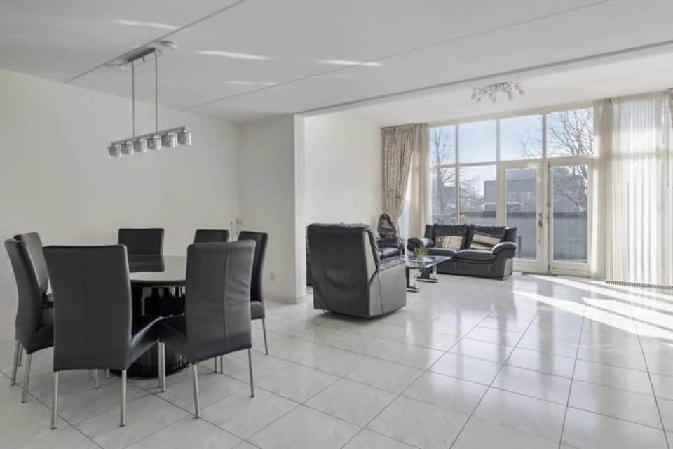 Image 1 of 18