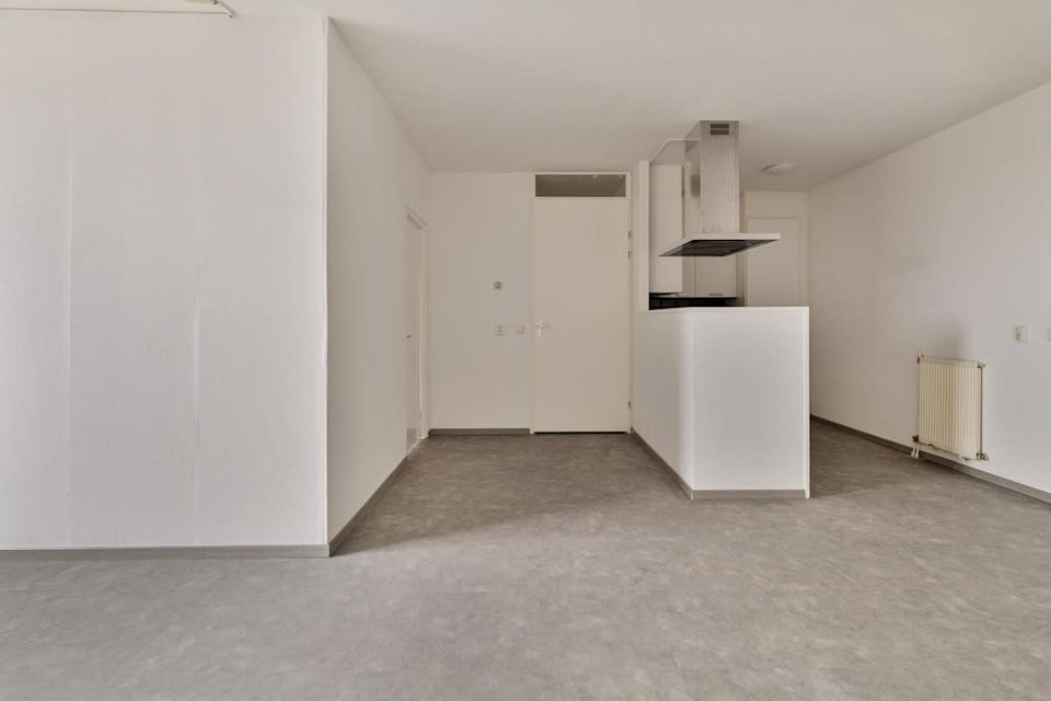 Image 1 of 28