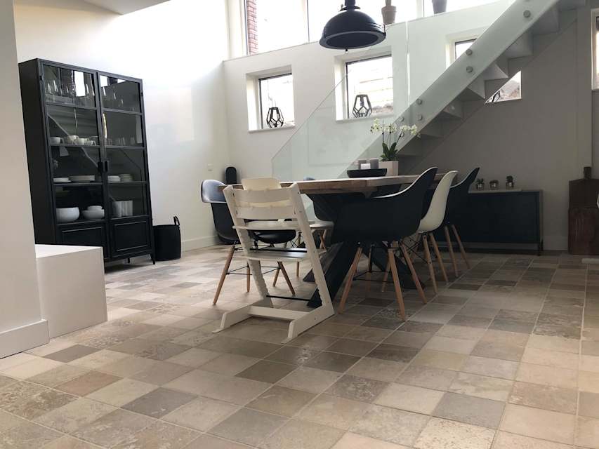 Image 2 of 27