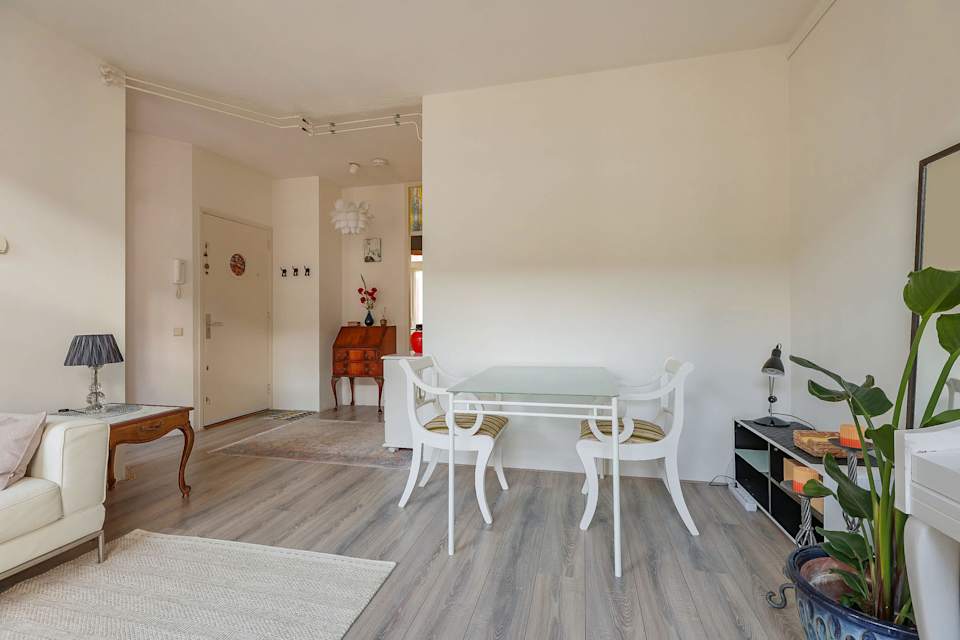 Image 2 of 23