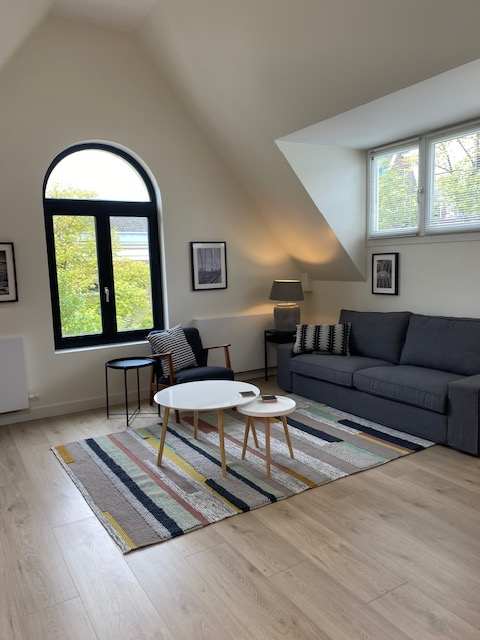 Image 3 of 24