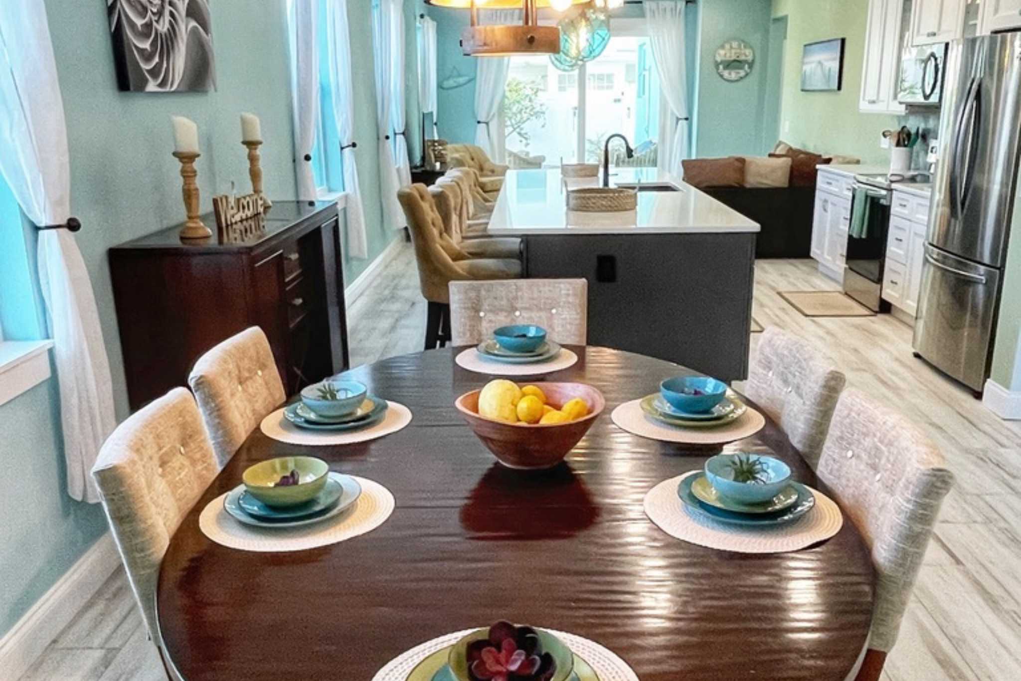 Cozy Canaveral House dining and living space
