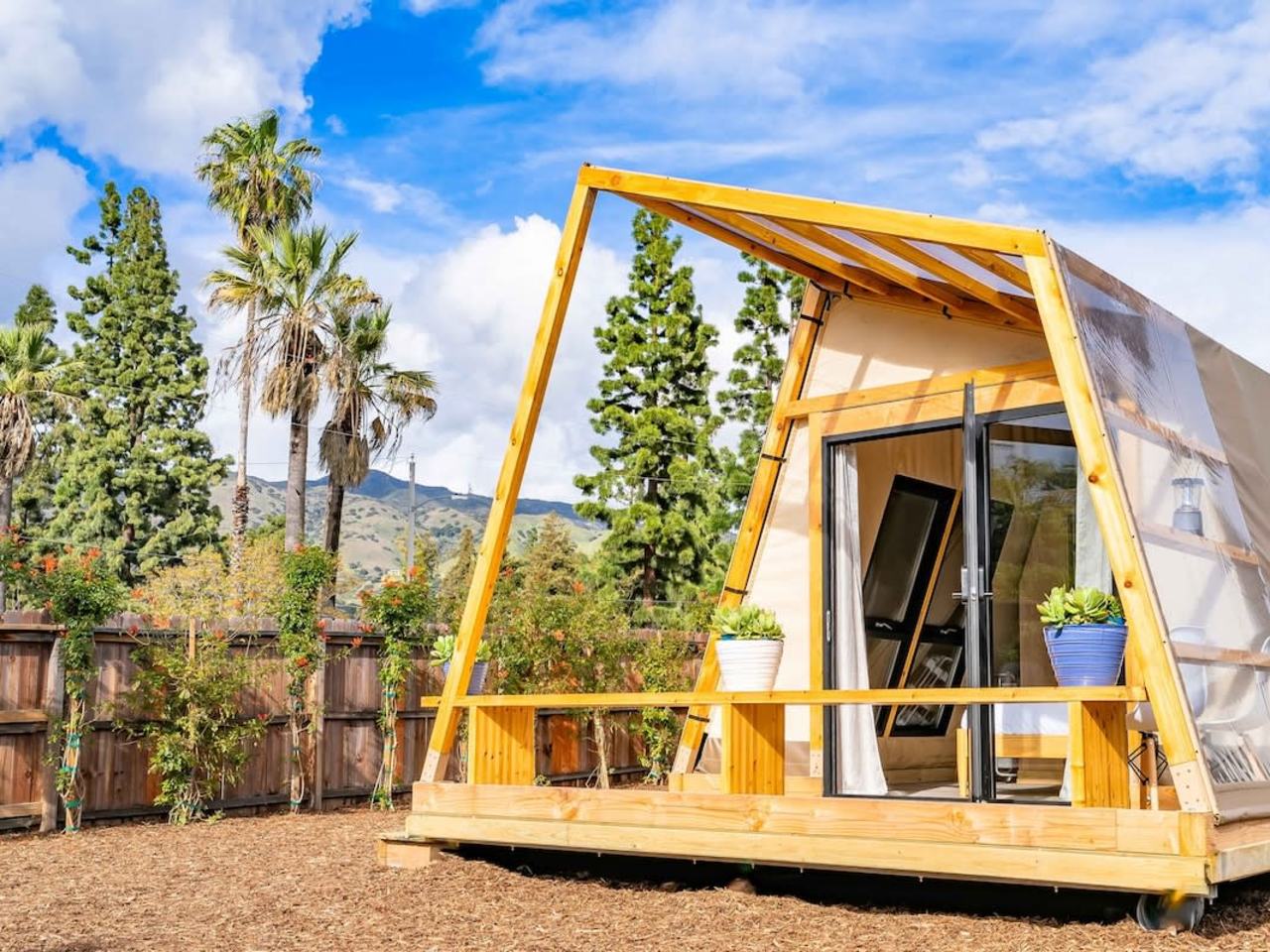 Urban Glamping Oasis: Comfort & Adventure Combined photo 1
