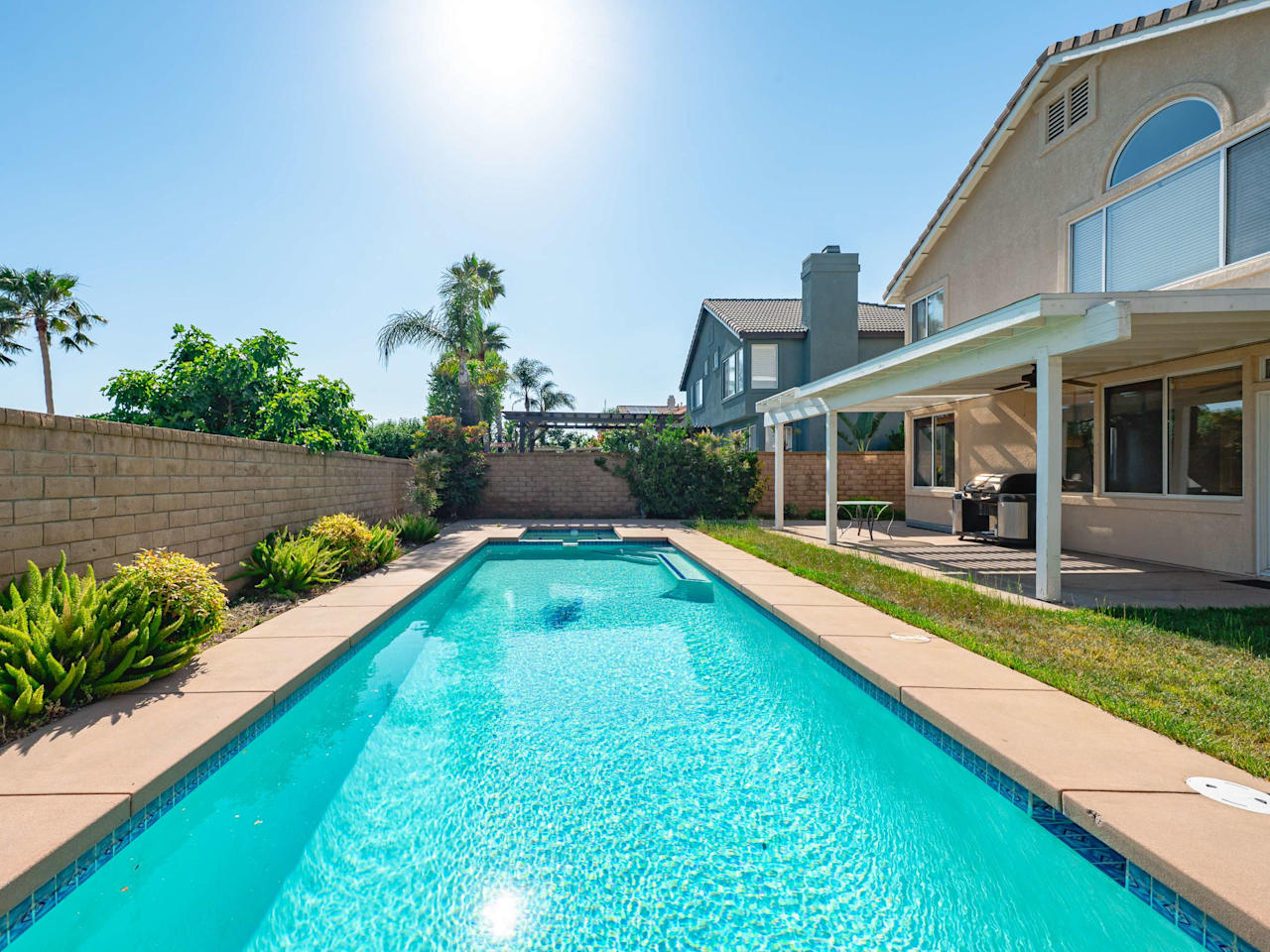 Bright Designer Home w Pool, Near Everything photo 1