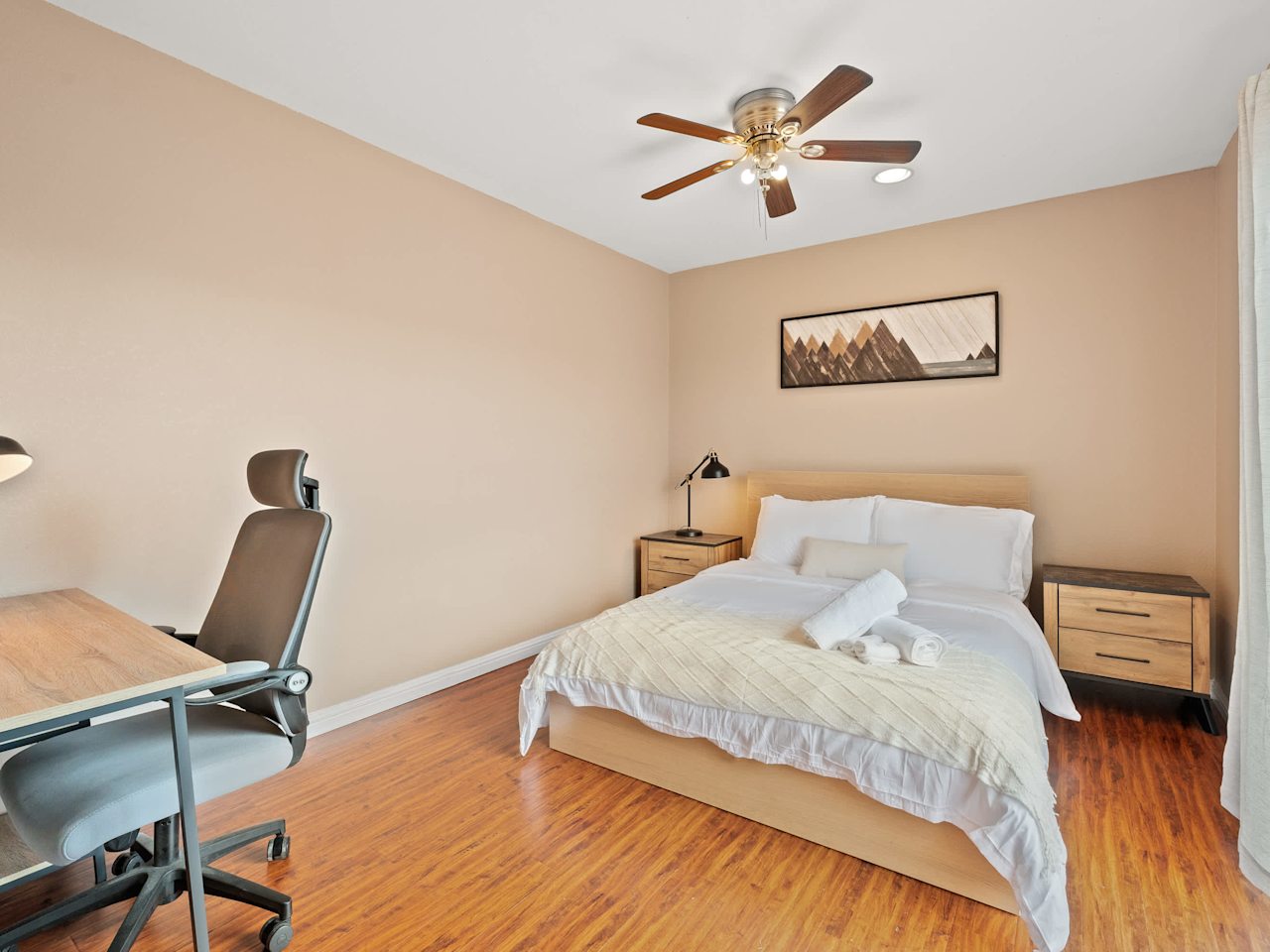 Near USC&DTLA Spacious Private Bedroom #8 photo 1