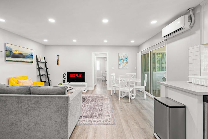 Chic Modern Hideaway w/ Patio Near LA Best Sights6