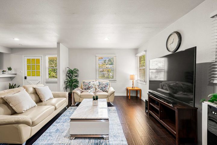 Spacious Retreat w Large Kitchen & Outdoor Patio photo 2