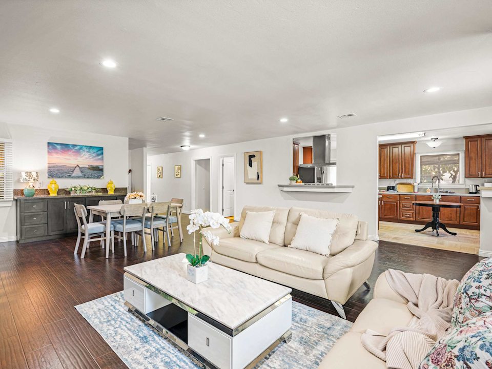 Spacious Retreat w Large Kitchen & Outdoor Patio