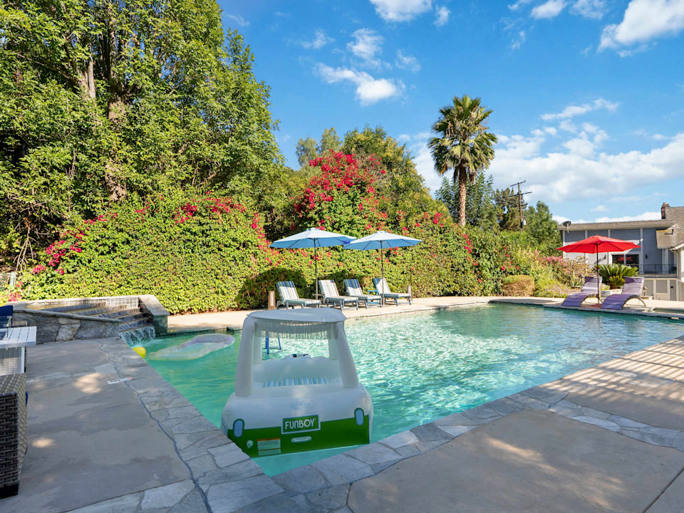 Luxury LA Garden Estate Private Pool HotTub Tennis