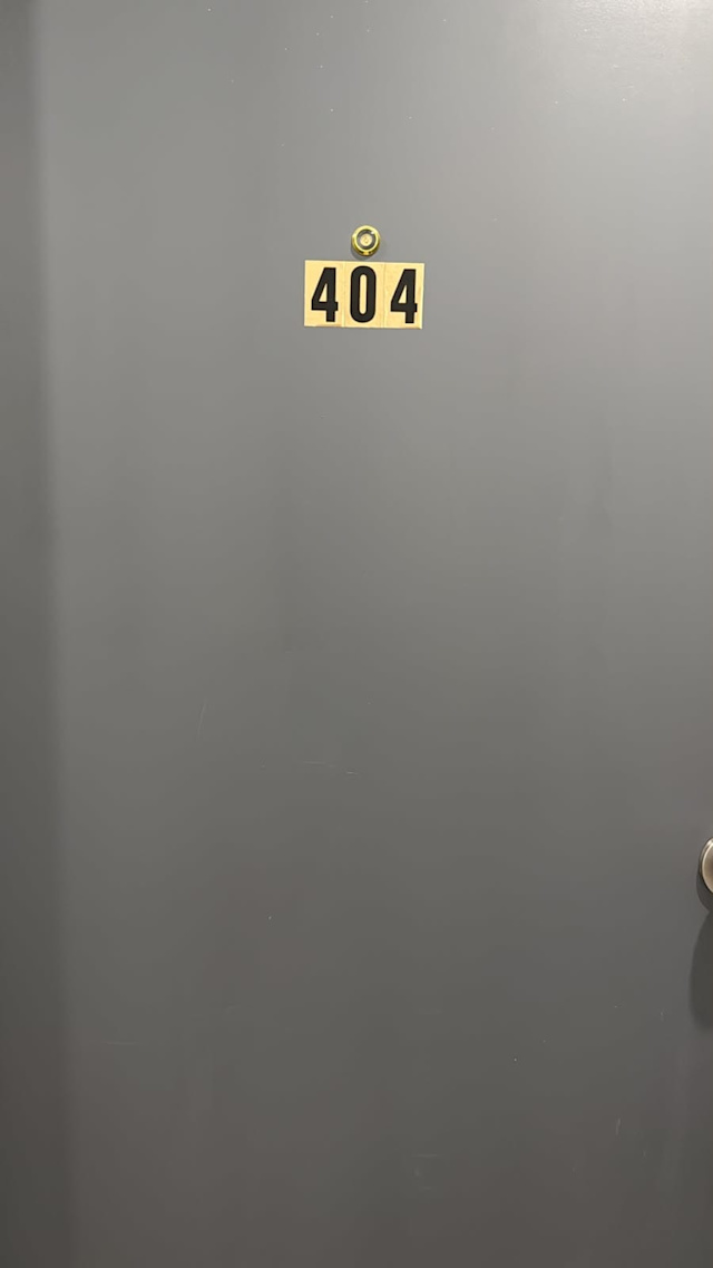 #404 Lakeshore Studio at Lakeshore — photograph 5