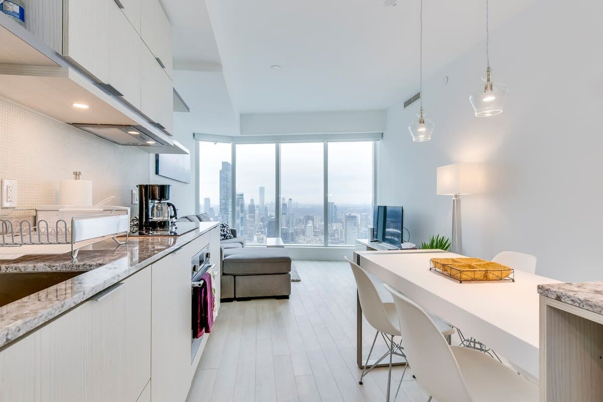 High in the Sky Hotel Style Sub Penthouse