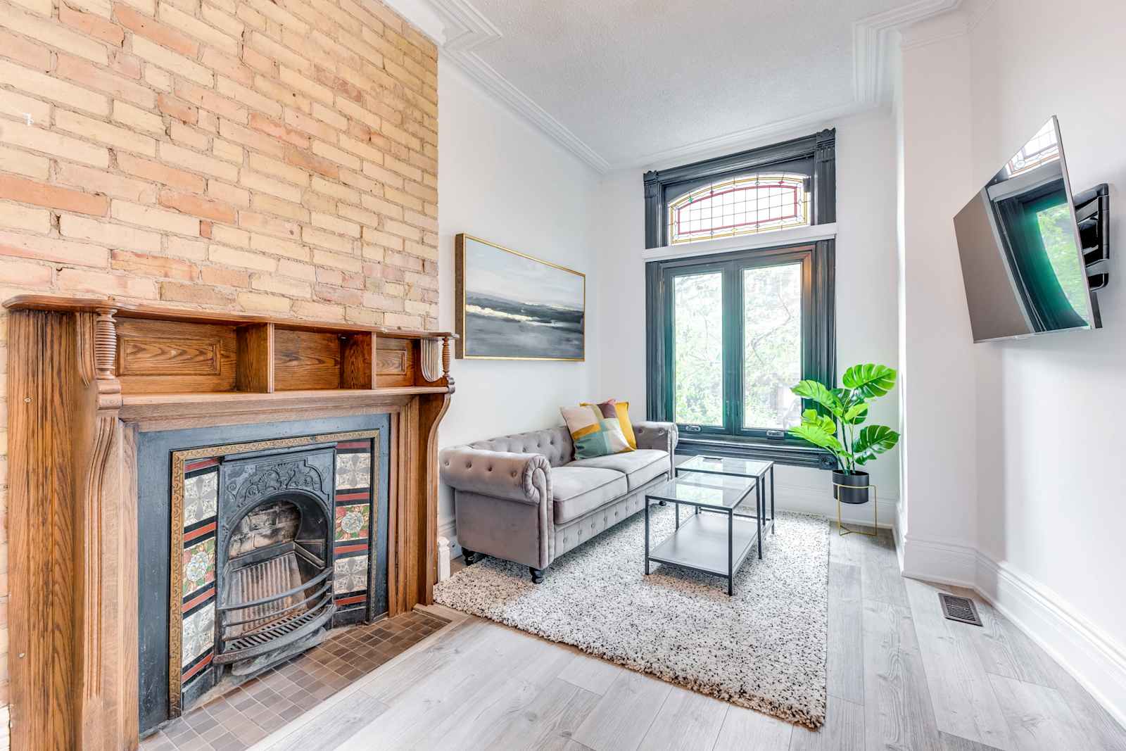 Church St Spacious Suite