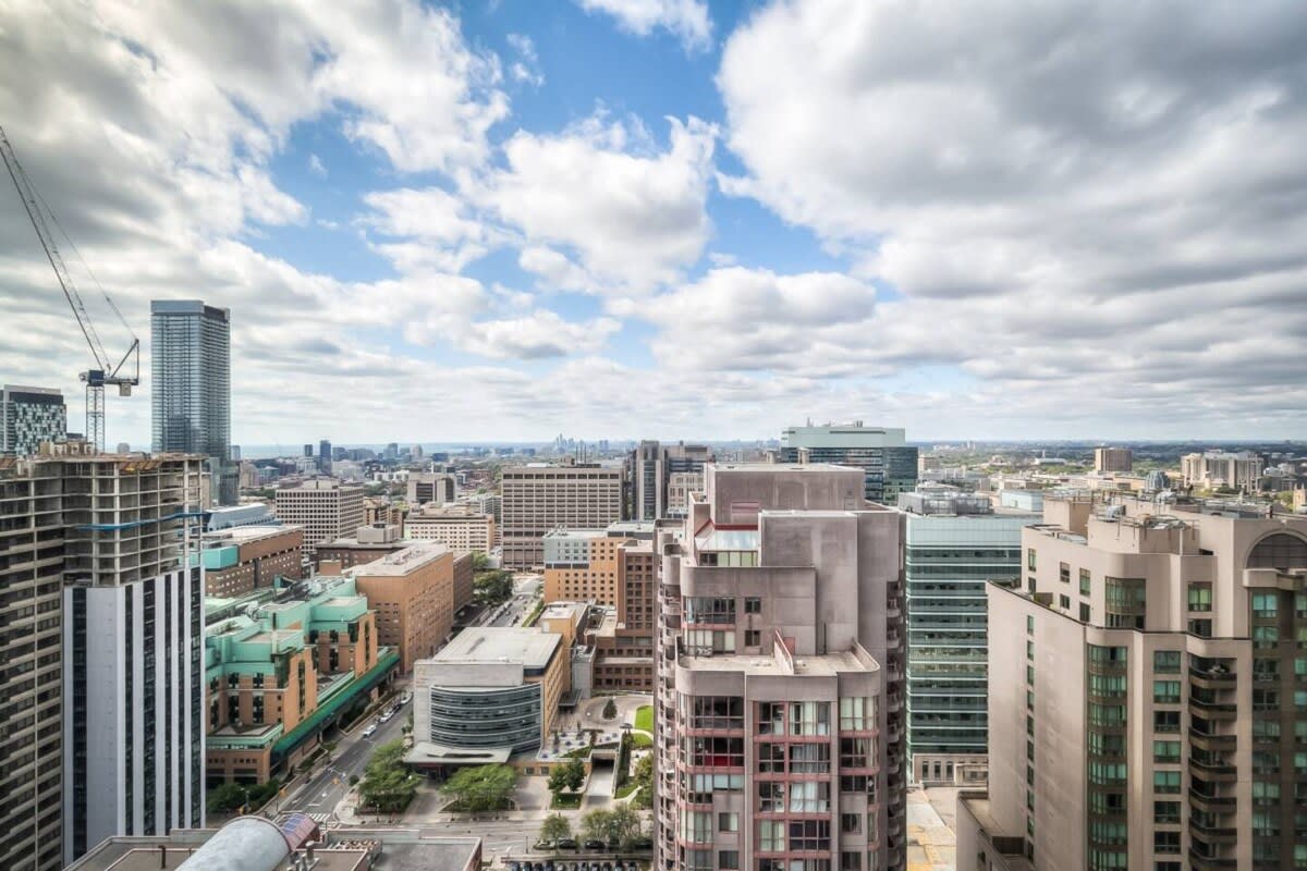 Magnificent 2BR Condo in Downtown Toronto