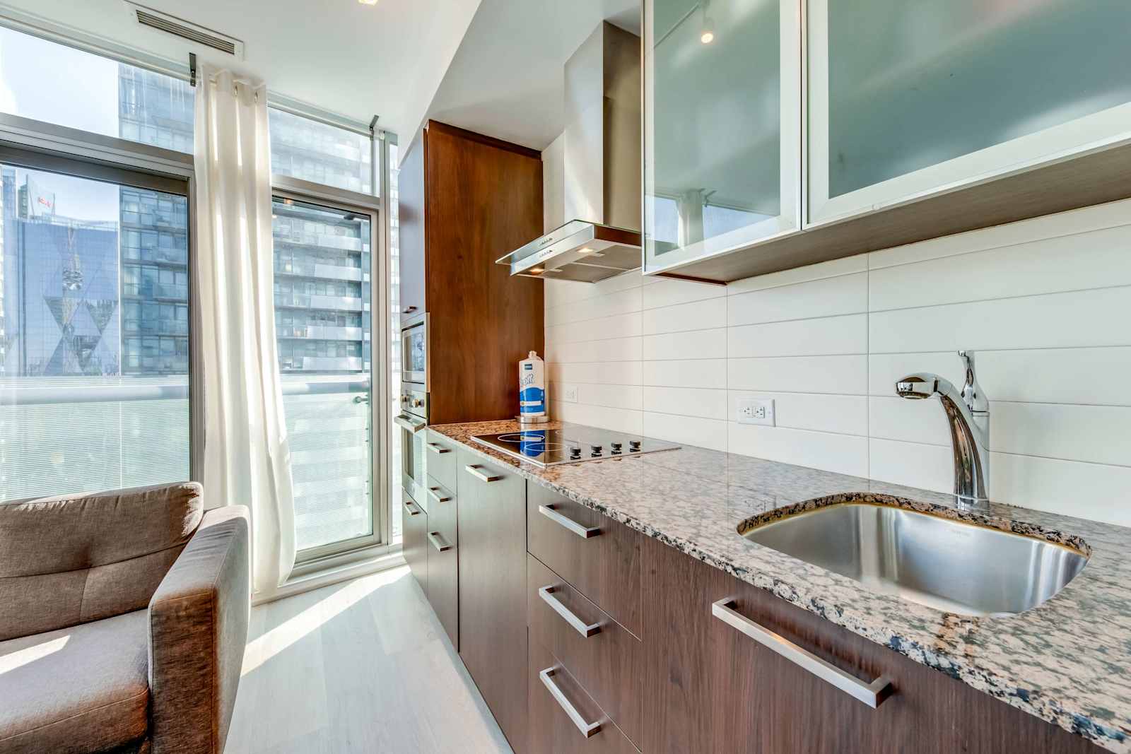 Beautiful Harbourfront Condo in Downtown Toronto