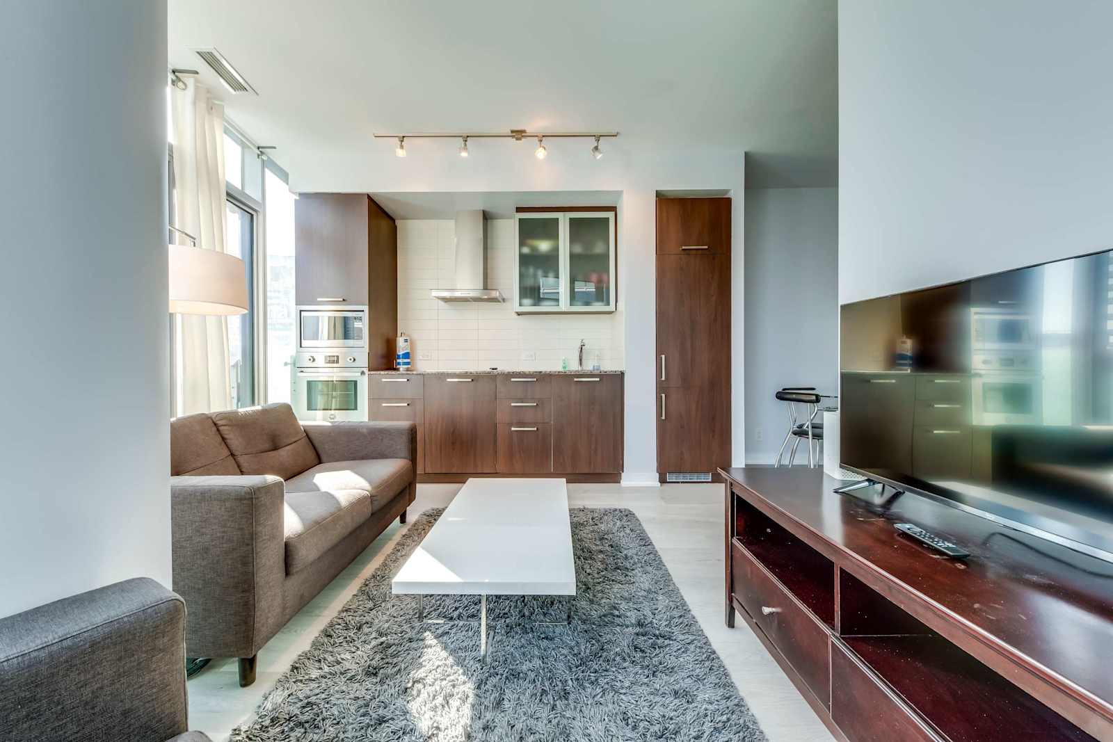 Beautiful Harbourfront Condo in Downtown Toronto