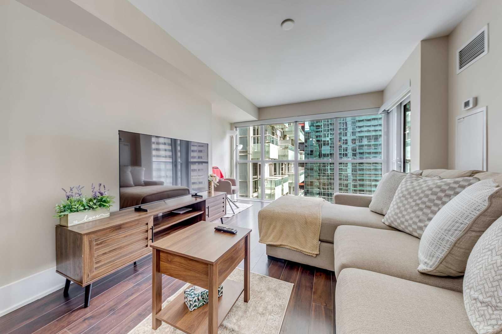 CN Serene Suite