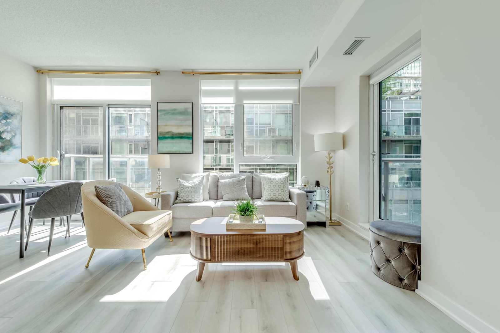Downtown Caramel Suite